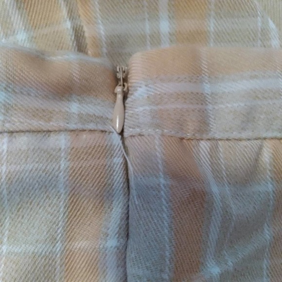 Heartbreak Coral Plaid Check Mini Skirt Size Medium - Picture 9 of 11